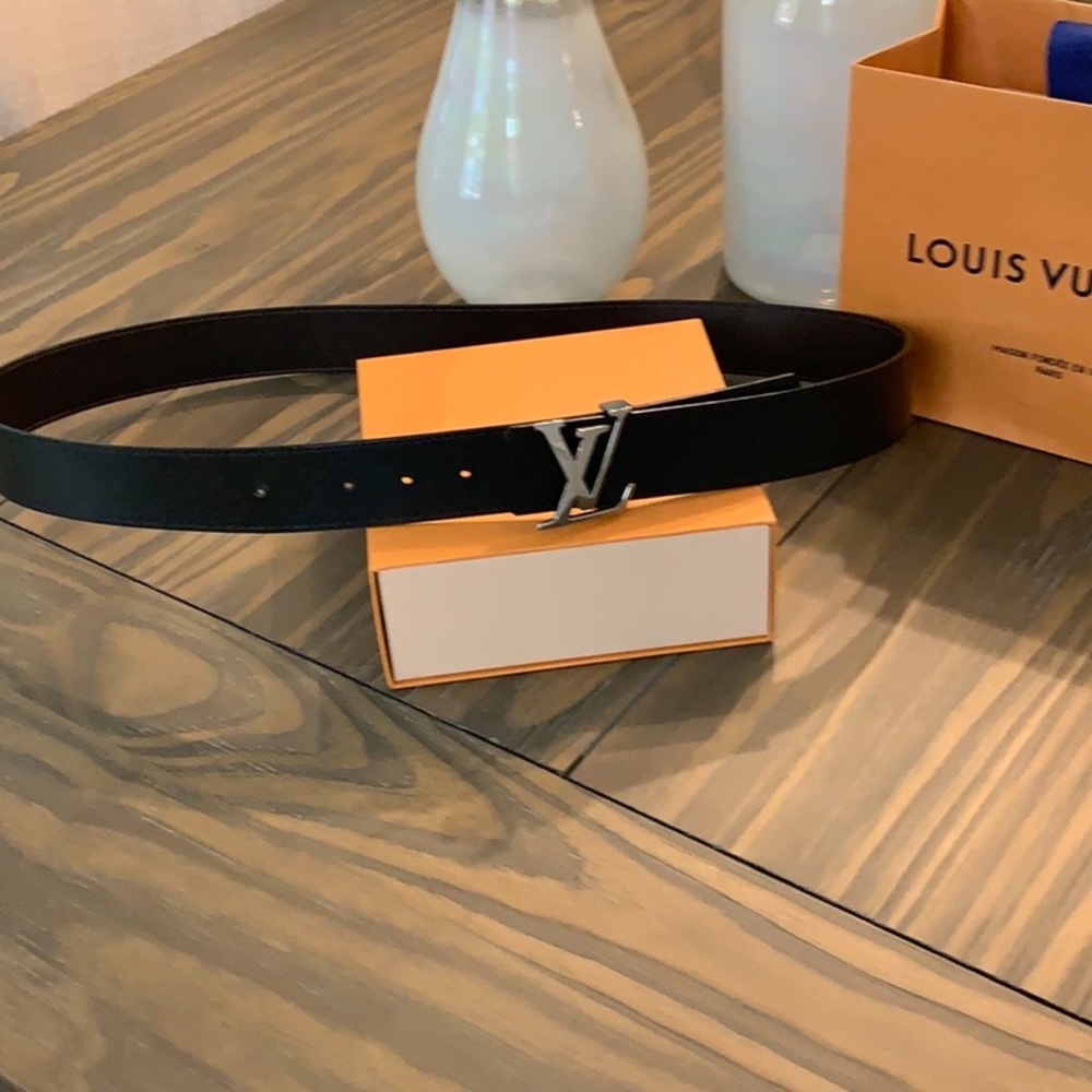 LV men’s belt